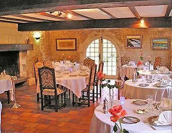 Logis Le Moulin De Cierzac Hotel