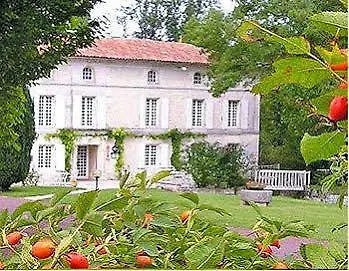 Logis Le Moulin De Cierzac Hotel 2*